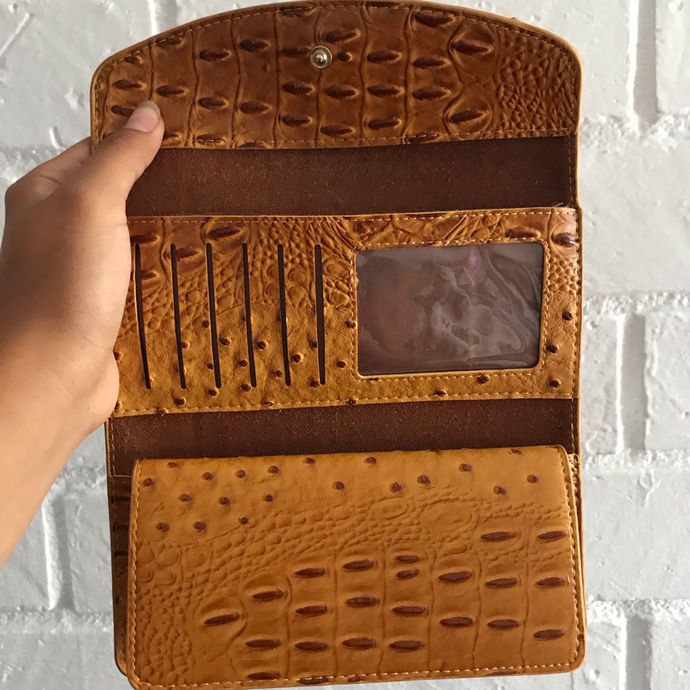 “Crocodile” style wallet